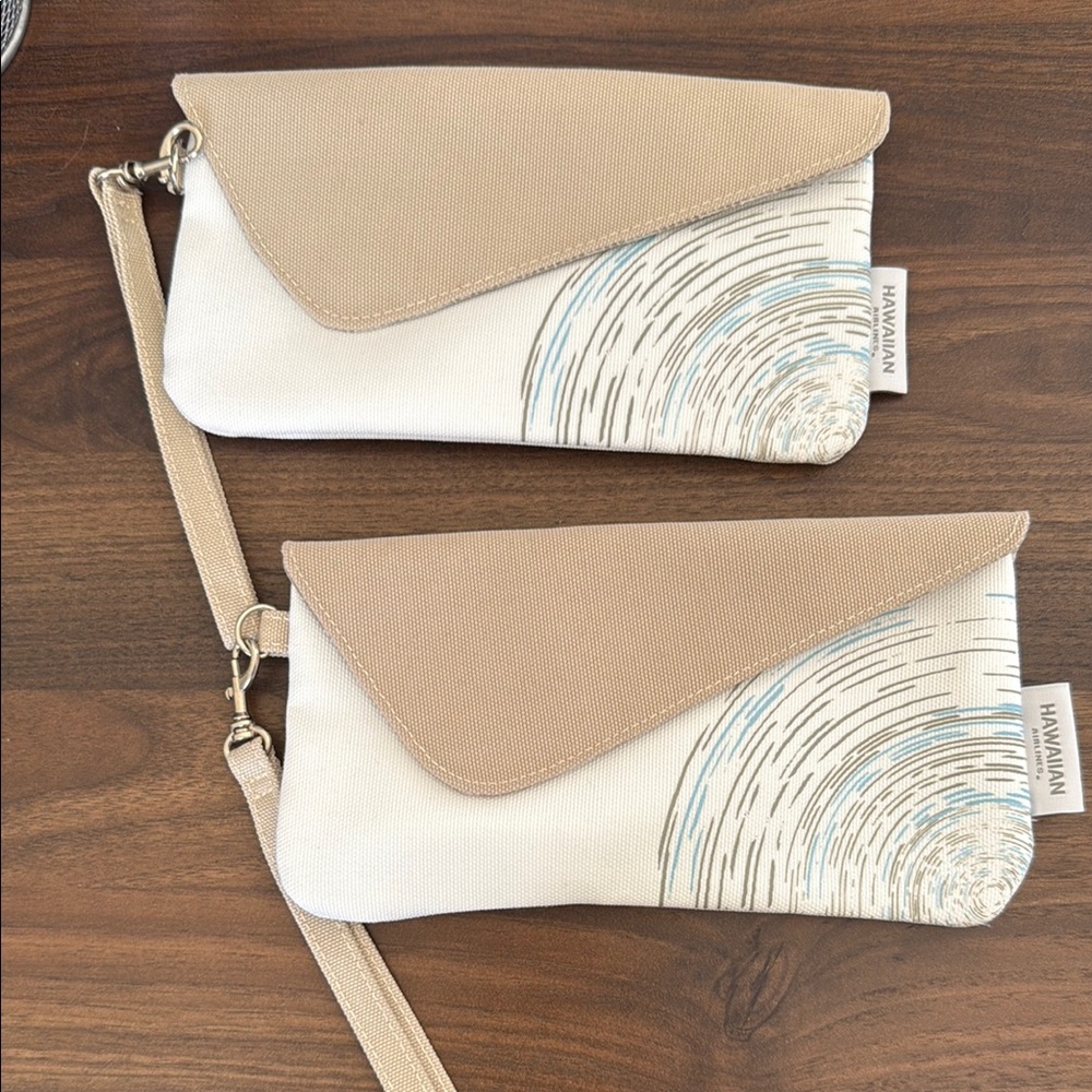 Hawaiian Airlines Women's Clutch